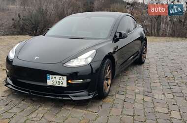 Седан Tesla Model 3 2022 в Житомире