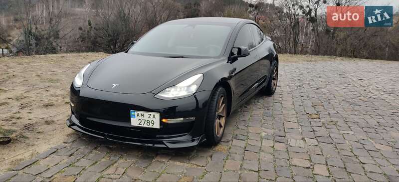 Tesla Model 3 2022