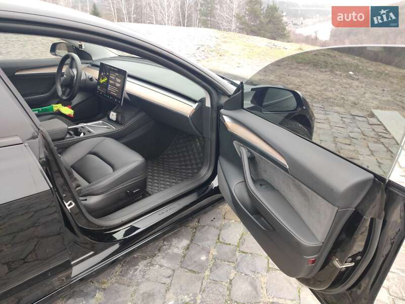 Седан Tesla Model 3 2022 в Житомирі
