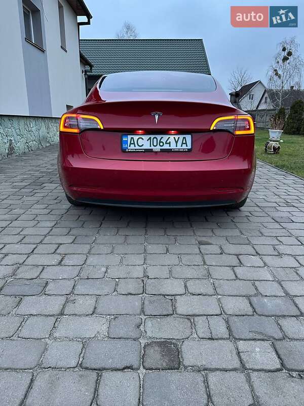 Седан Tesla Model 3 2018 в Маневичах