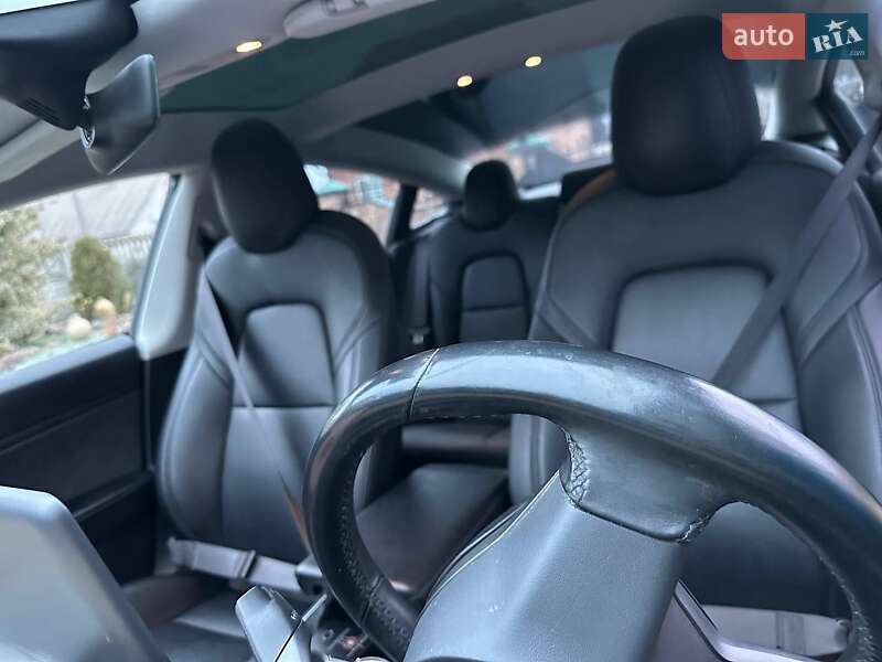 Седан Tesla Model 3 2018 в Маневичах