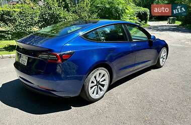 Седан Tesla Model 3 2021 в Киеве