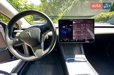 Седан Tesla Model 3 2021 в Киеве