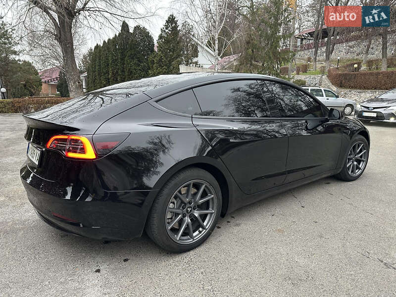 Седан Tesla Model 3 2022 в Житомире