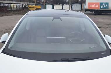 Седан Tesla Model 3 2020 в 