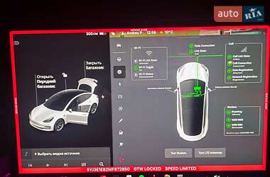 Седан Tesla Model 3 2020 в 