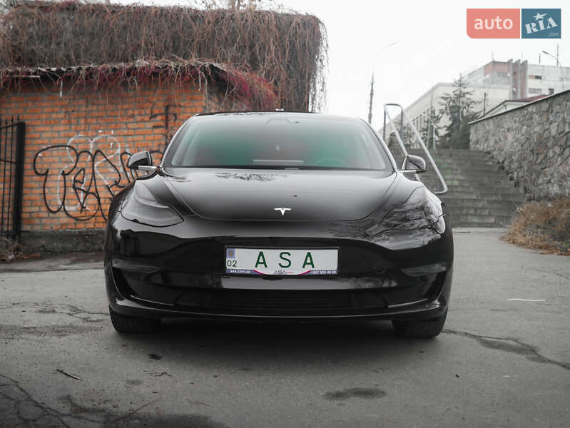 Седан Tesla Model 3 2019 в Вінниці