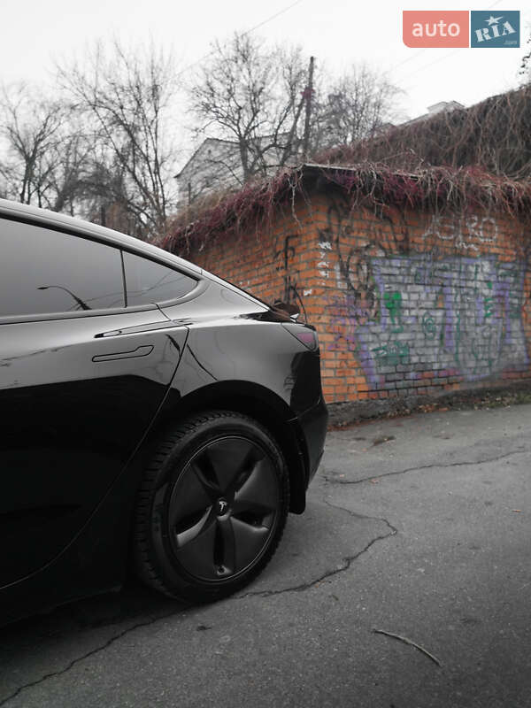 Седан Tesla Model 3 2019 в Вінниці