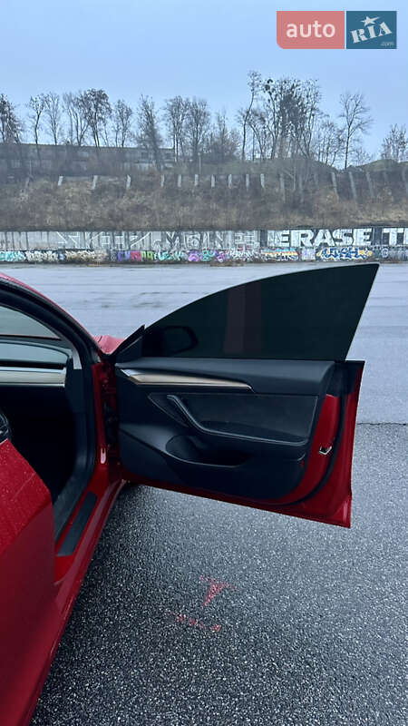 Седан Tesla Model 3 2023 в Києві