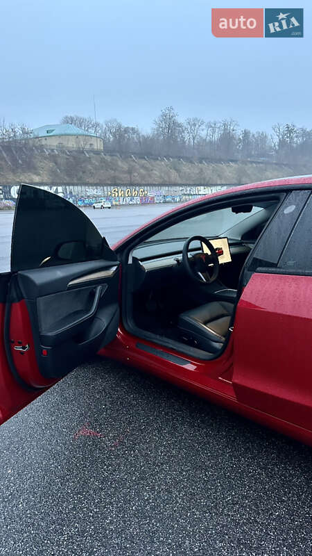 Седан Tesla Model 3 2023 в Києві