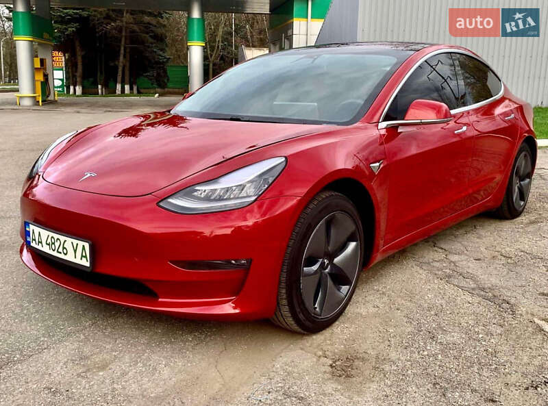 Tesla Model 3 2020