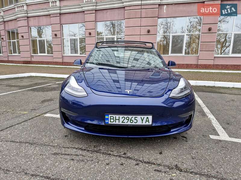 Седан Tesla Model 3 2018 в Одессе