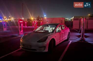 Седан Tesla Model 3 2020 в 