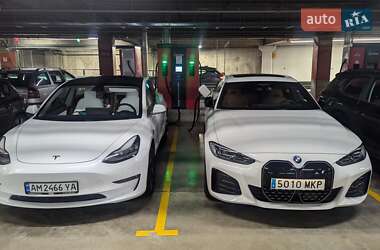 Седан Tesla Model 3 2020 в 