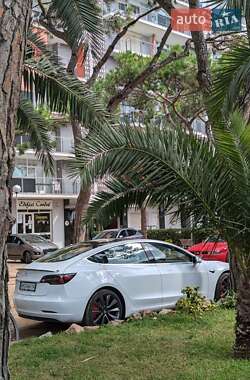 Седан Tesla Model 3 2020 в 