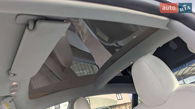 Седан Tesla Model 3 2020 в Днепре