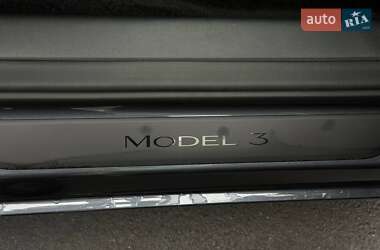 Седан Tesla Model 3 2023 в 
