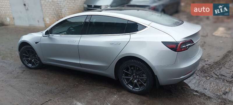 Седан Tesla Model 3 2018 в Харкові