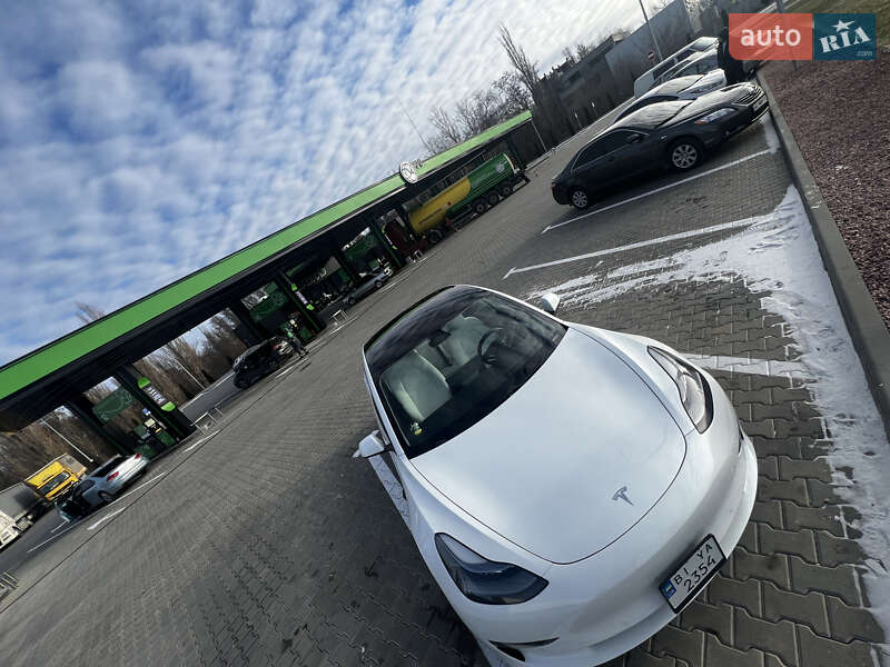Седан Tesla Model 3 2021 в Кременчуці