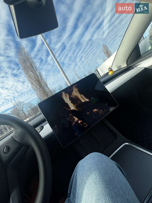 Седан Tesla Model 3 2021 в Кременчуці