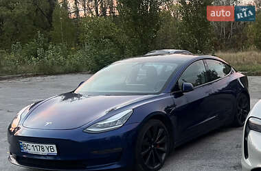 Седан Tesla Model 3 2020 в Вінниці