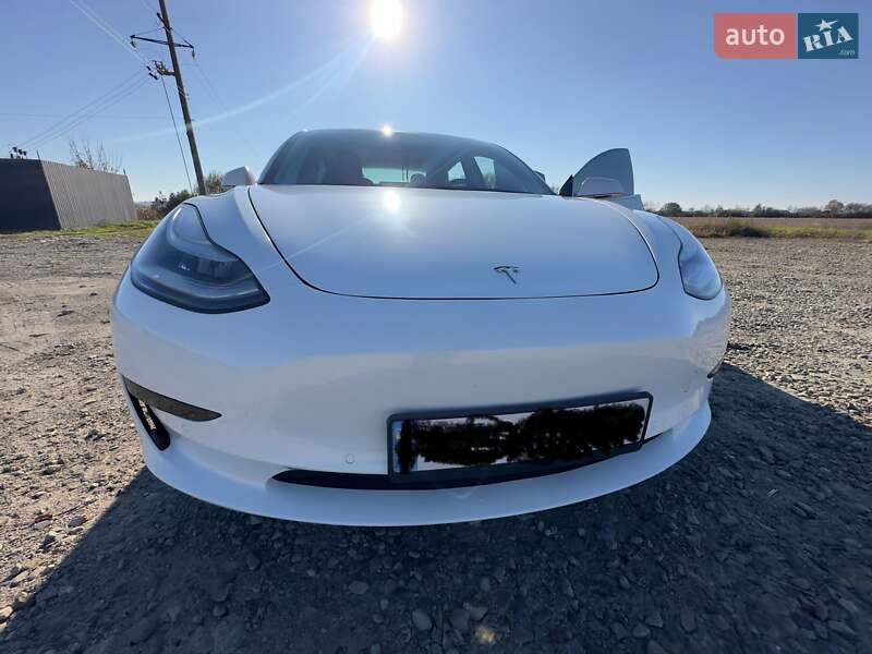 Седан Tesla Model 3 2019 в Коломые
