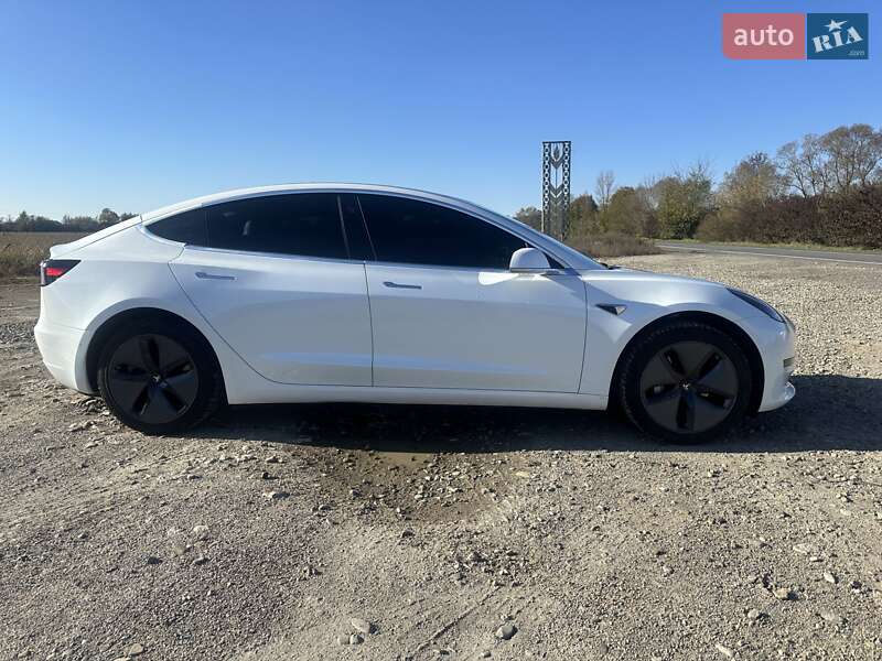 Седан Tesla Model 3 2019 в Коломые