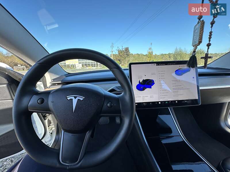 Седан Tesla Model 3 2019 в Коломые