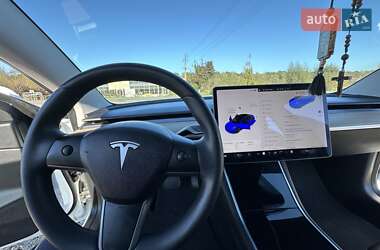 Седан Tesla Model 3 2019 в 