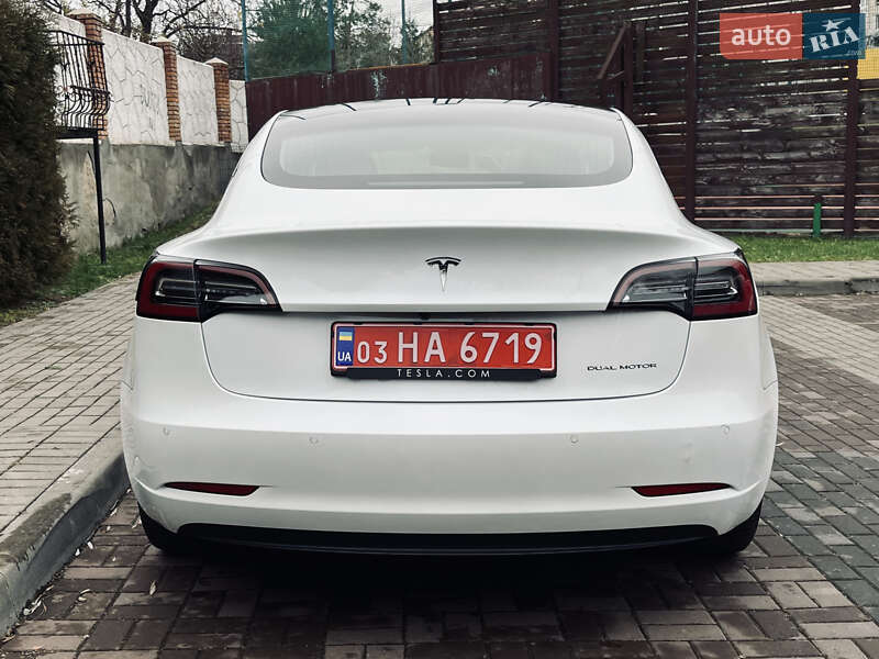 Седан Tesla Model 3 2020 в Луцке