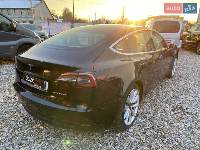 Седан Tesla Model 3 2018 в Коломые