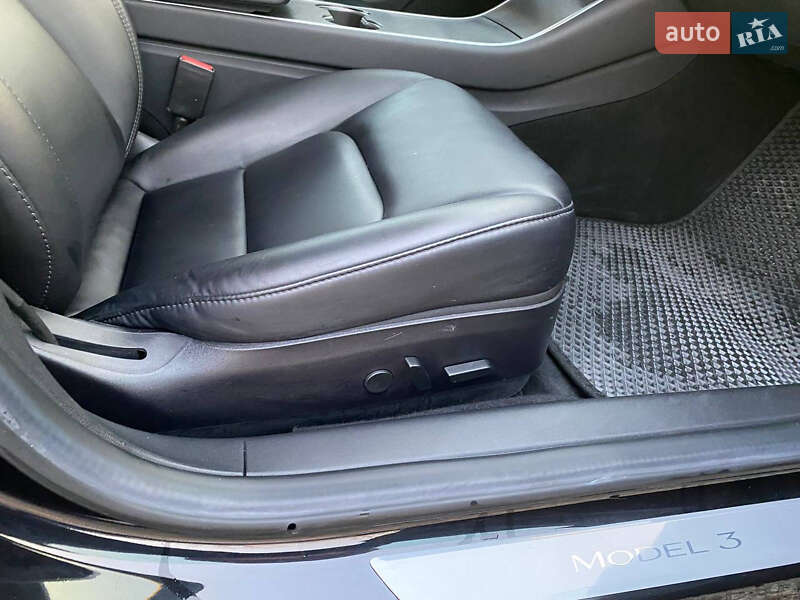 Седан Tesla Model 3 2018 в Коломые