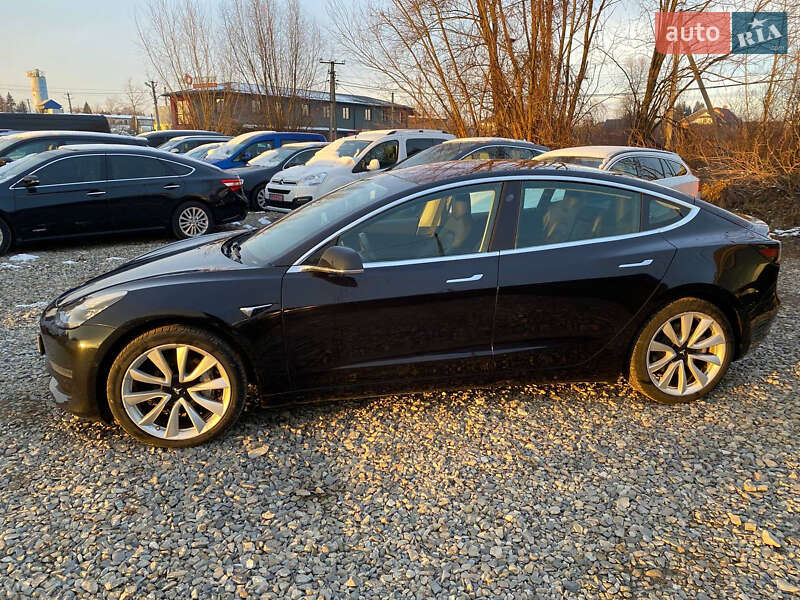 Седан Tesla Model 3 2018 в Коломые