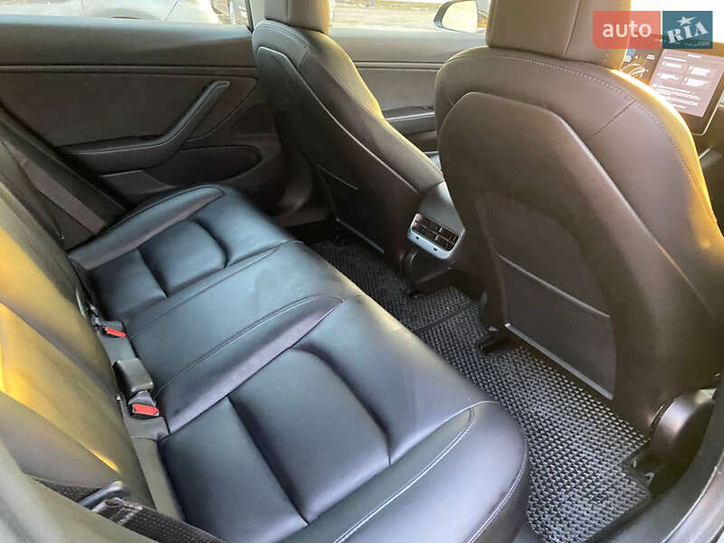 Седан Tesla Model 3 2018 в Коломые
