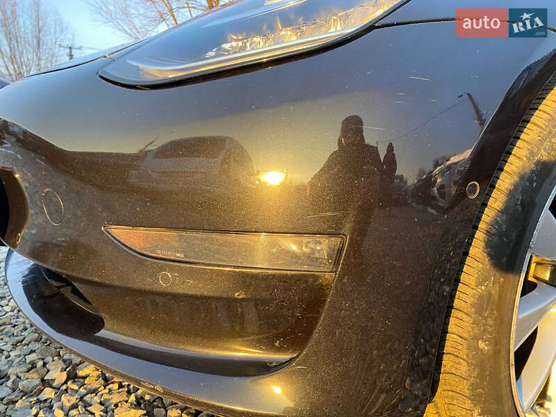 Седан Tesla Model 3 2018 в Коломые