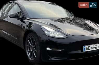 Седан Tesla Model 3 2021 в Дніпрі