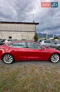 Седан Tesla Model 3 2020 в Києві