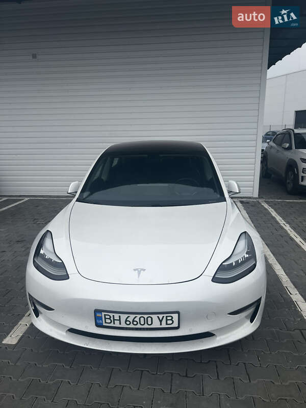 Седан Tesla Model 3 2019 в Одессе