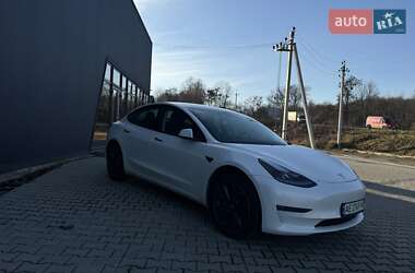 Седан Tesla Model 3 2021 в 