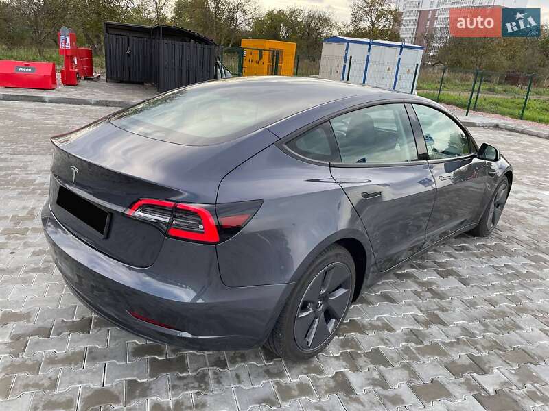 Седан Tesla Model 3 2021 в Львове