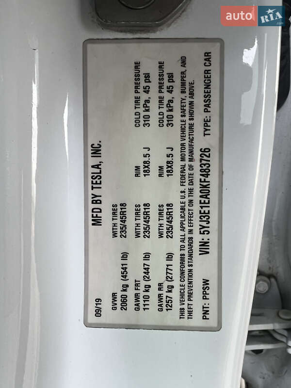 Седан Tesla Model 3 2019 в Днепре