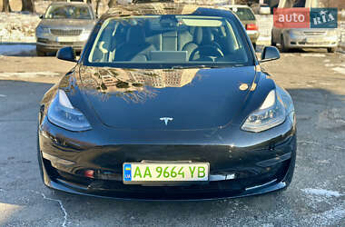 Седан Tesla Model 3 2023 в Киеве