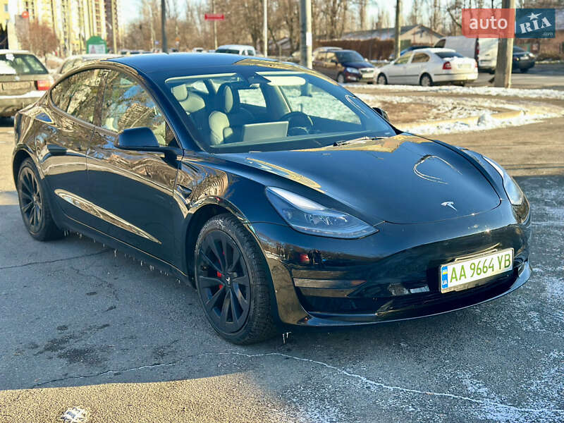 Седан Tesla Model 3 2023 в Киеве
