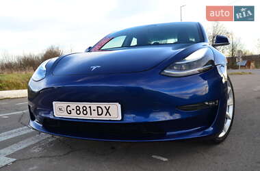 Седан Tesla Model 3 2019 в Трускавці