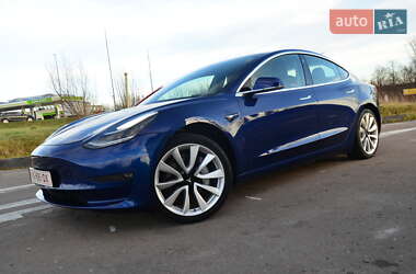 Седан Tesla Model 3 2019 в Трускавці