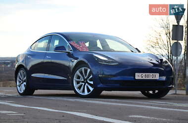 Седан Tesla Model 3 2019 в Трускавці