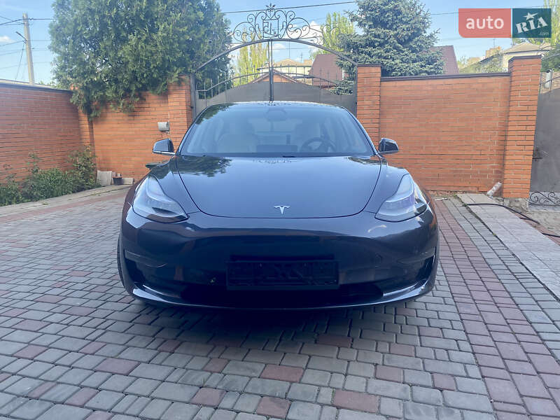 Седан Tesla Model 3 2018 в Дніпрі