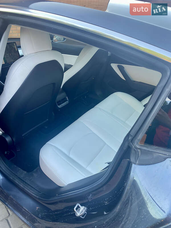 Седан Tesla Model 3 2018 в Дніпрі