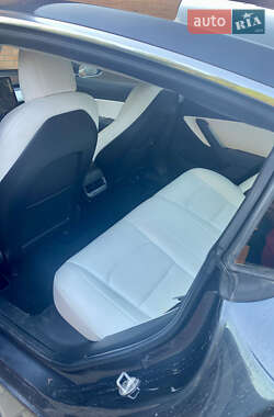 Седан Tesla Model 3 2018 в 