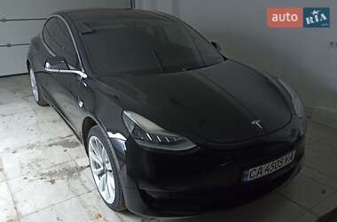 Седан Tesla Model 3 2018 в Умані